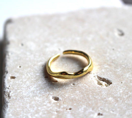 GOLD DIPPED DRIPPY RING